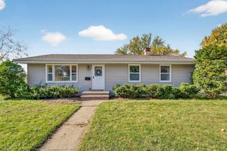 2201 N ELINOR STREET, Appleton, WI 54914