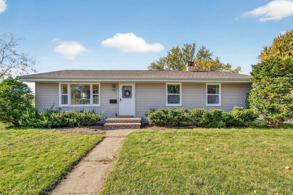 2201 N ELINOR STREET, Appleton, WI 54914