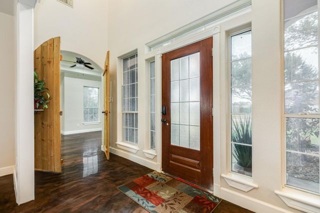 900 N Belle St, Angleton, TX 77515