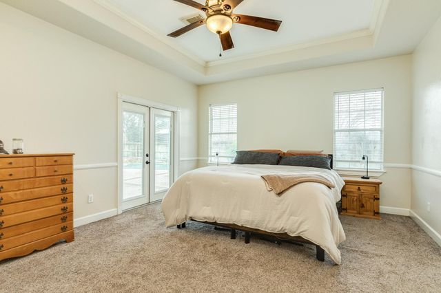 900 N Belle St, Angleton, TX 77515