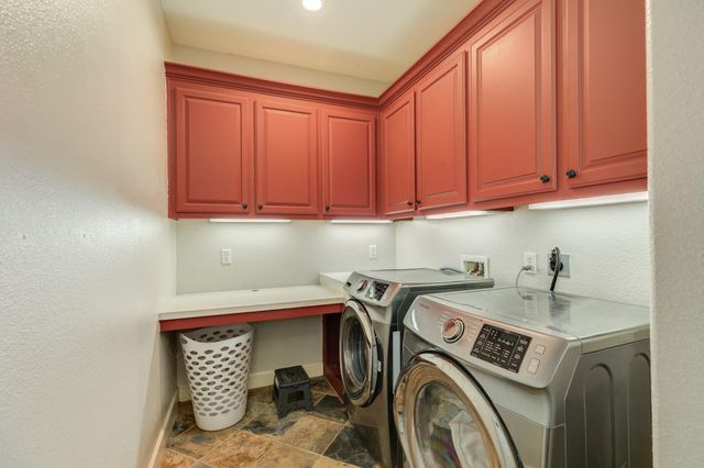 900 N Belle St, Angleton, TX 77515