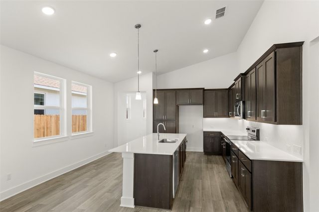 1108 Yaupon Holly DR, Georgetown, TX 78628