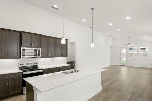 1108 Yaupon Holly DR, Georgetown, TX 78628