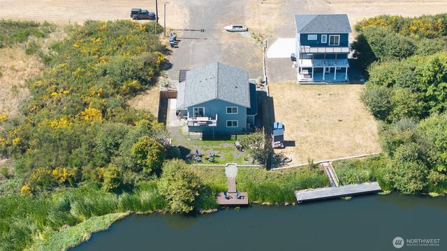 1042 Point Brown Avenue SE #A & B, Ocean Shores, WA 98569