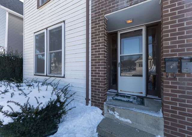 653 2nd Avenue S, Clinton, IA 52372