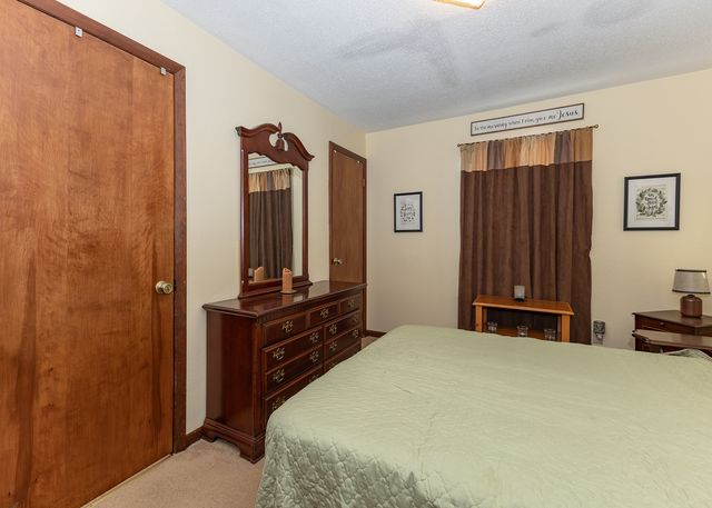 653 2nd Avenue S, Clinton, IA 52372