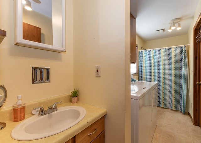 653 2nd Avenue S, Clinton, IA 52372