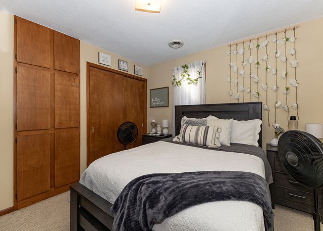 653 2nd Avenue S, Clinton, IA 52372