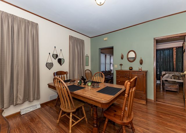 653 2nd Avenue S, Clinton, IA 52372