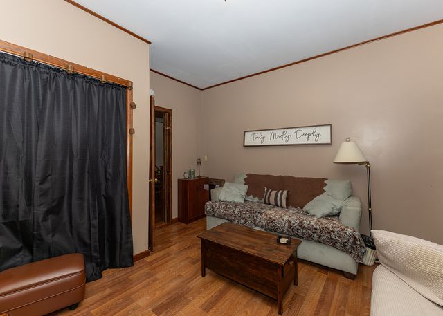 653 2nd Avenue S, Clinton, IA 52372