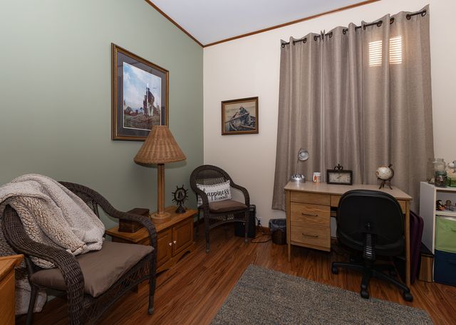 653 2nd Avenue S, Clinton, IA 52372