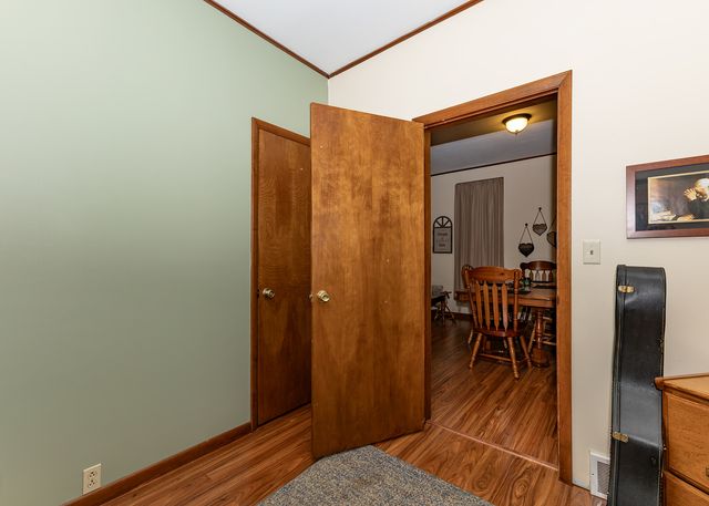 653 2nd Avenue S, Clinton, IA 52372