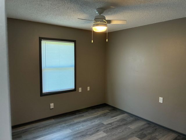 501 S Cedar St, Lindsborg, KS 67456