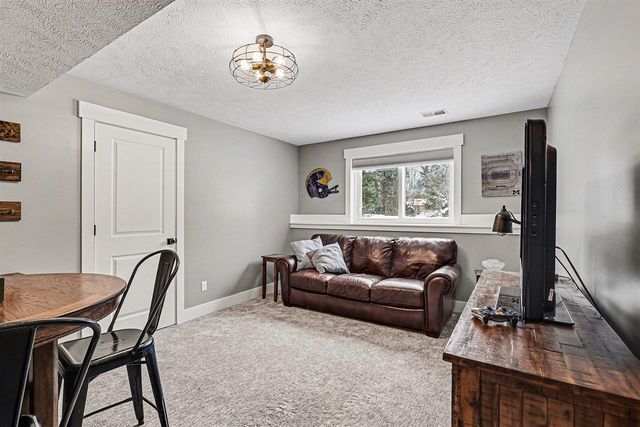 5531 Stanton Woods Drive, Hudsonville, MI 49426