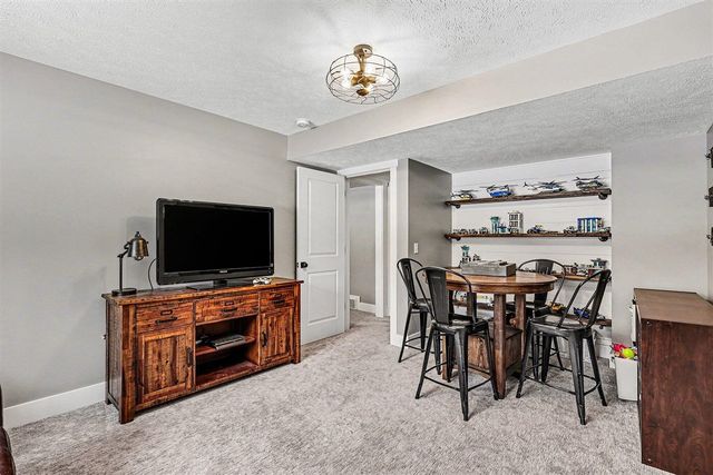 5531 Stanton Woods Drive, Hudsonville, MI 49426