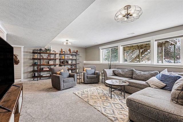 5531 Stanton Woods Drive, Hudsonville, MI 49426