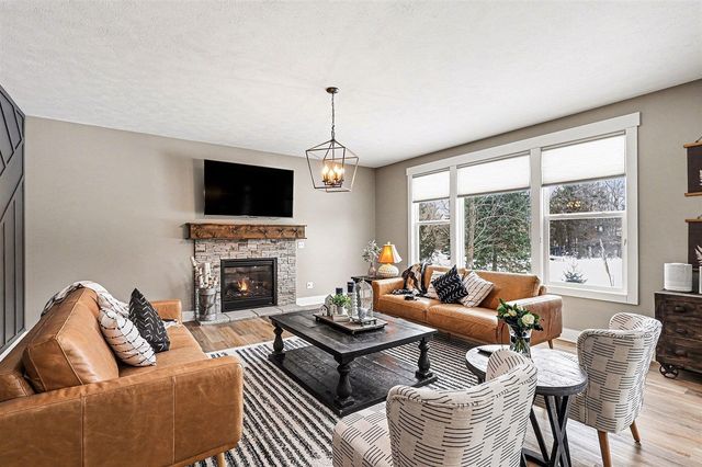 5531 Stanton Woods Drive, Hudsonville, MI 49426