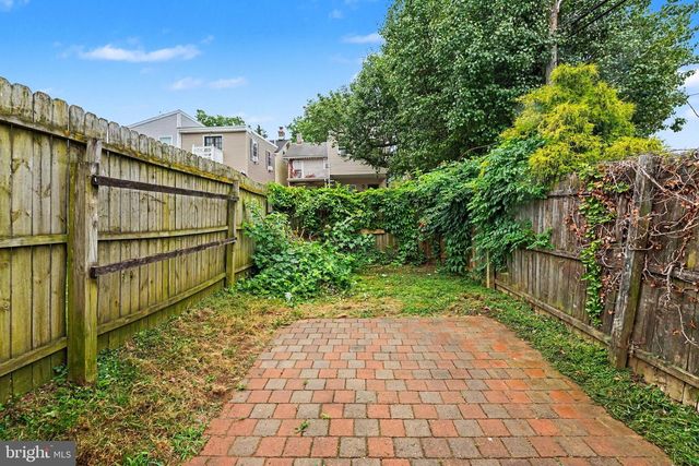 100 POPLAR ST, West Chester, PA 19382