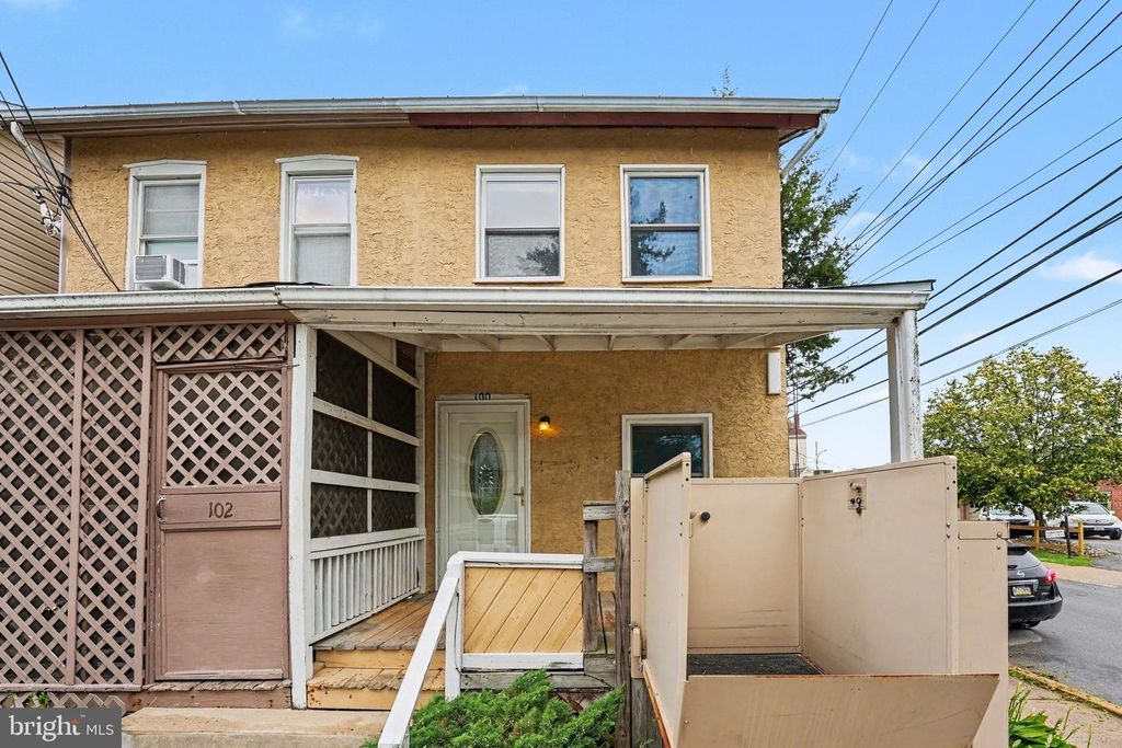 100 POPLAR ST, West Chester, PA 19382