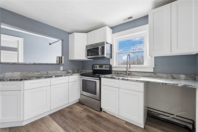 7209 Steubenville Pike, Oakdale, PA 15071