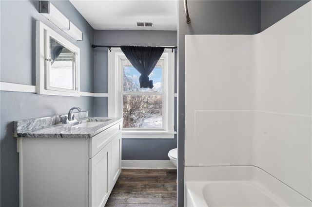 7209 Steubenville Pike, Oakdale, PA 15071