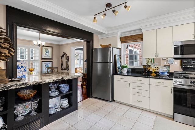 1393 Grayton St Street, Grosse Pointe Park, MI 48230