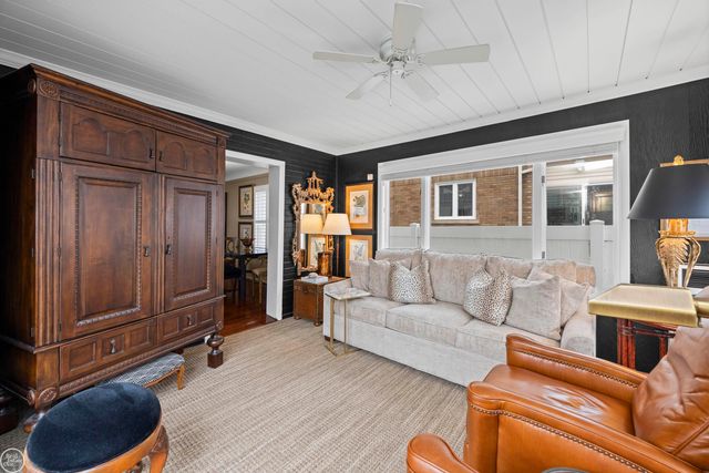 1393 Grayton St Street, Grosse Pointe Park, MI 48230