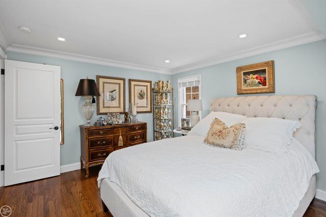 1393 Grayton St Street, Grosse Pointe Park, MI 48230