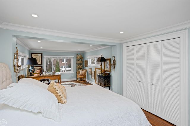 1393 Grayton St Street, Grosse Pointe Park, MI 48230