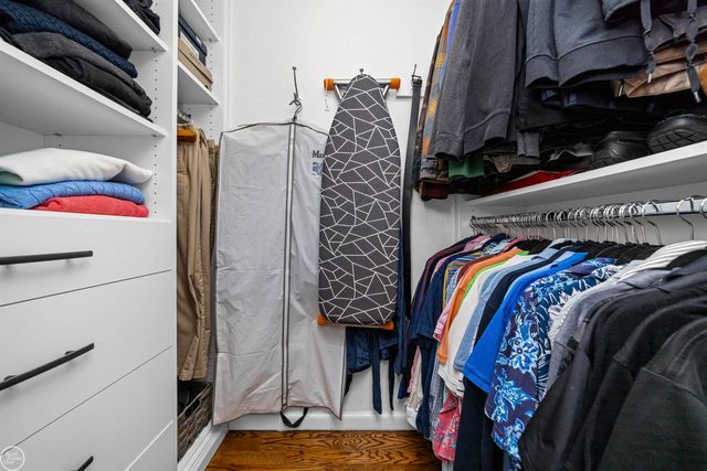 1393 Grayton St Street, Grosse Pointe Park, MI 48230