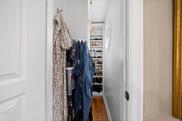 1393 Grayton St Street, Grosse Pointe Park, MI 48230