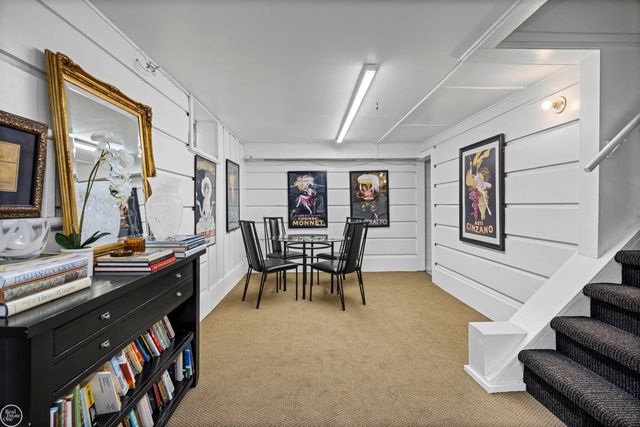 1393 Grayton St Street, Grosse Pointe Park, MI 48230