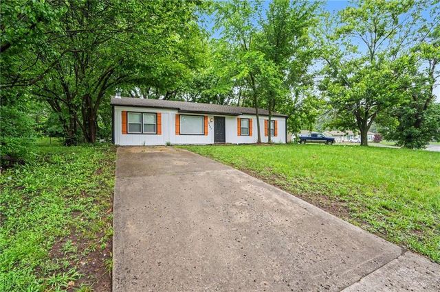 15407 White Avenue, Grandview, MO 64030