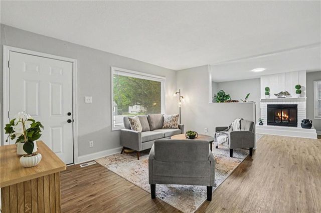 15407 White Avenue, Grandview, MO 64030