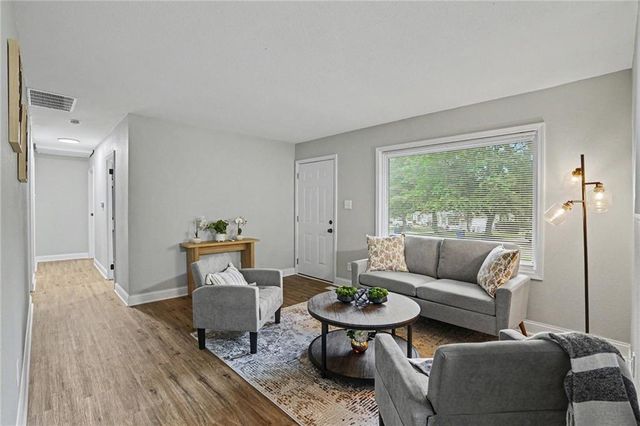 15407 White Avenue, Grandview, MO 64030