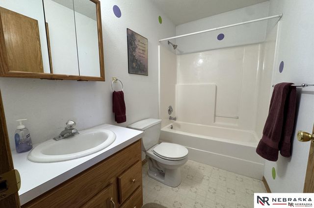 625 Arbor Court, Bennet, NE 68317