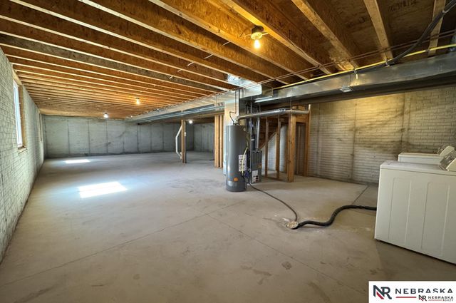 625 Arbor Court, Bennet, NE 68317