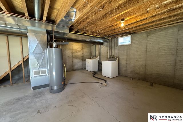 625 Arbor Court, Bennet, NE 68317