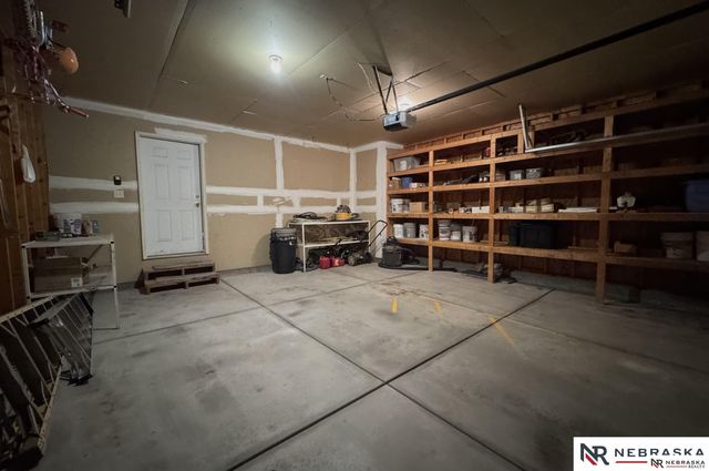 625 Arbor Court, Bennet, NE 68317