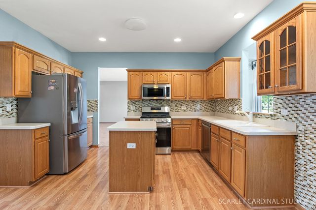 16606 Buckner Pond Way, Crest Hill, IL 60403