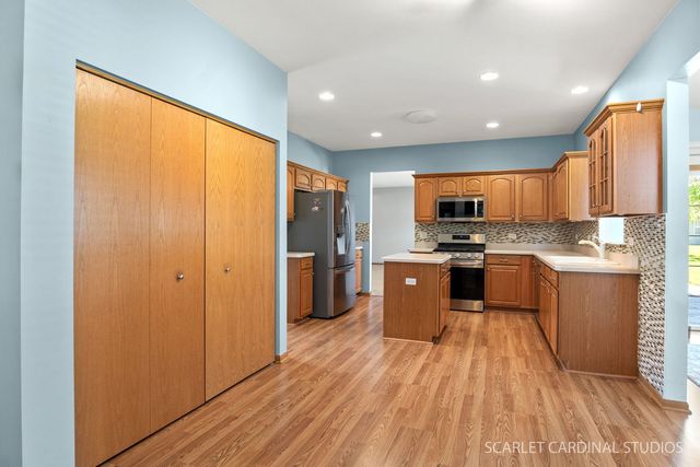 16606 Buckner Pond Way, Crest Hill, IL 60403