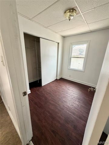 2412 BROMLEY Avenue, Granite City, IL 62040