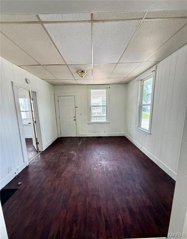 2412 BROMLEY Avenue, Granite City, IL 62040