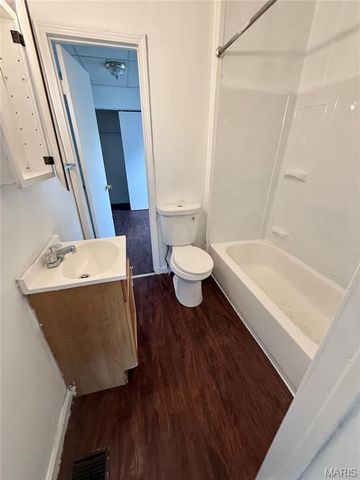 2412 BROMLEY Avenue, Granite City, IL 62040