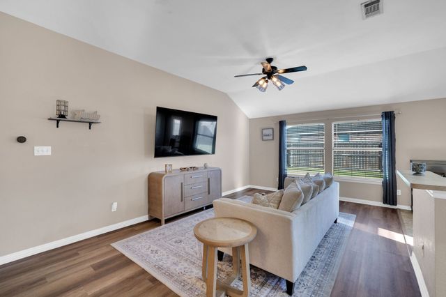 141 Ringneck Drive, Sanger, TX 76266