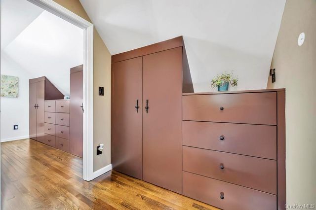 460 Roquette Avenue, Floral Park, NY 11001