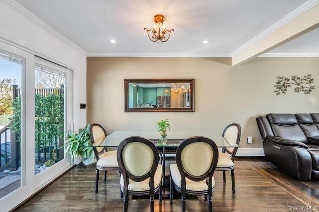 460 Roquette Avenue, Floral Park, NY 11001