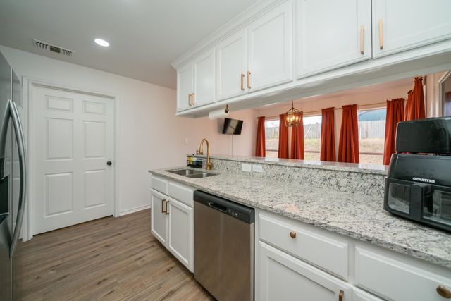 123 S Palmer Ave, Tyler, TX 75702