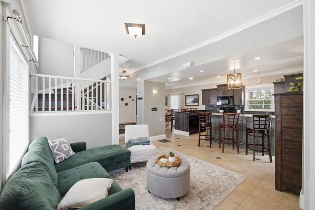 205 E Savidge Street, Spring Lake Vllg, MI 49456