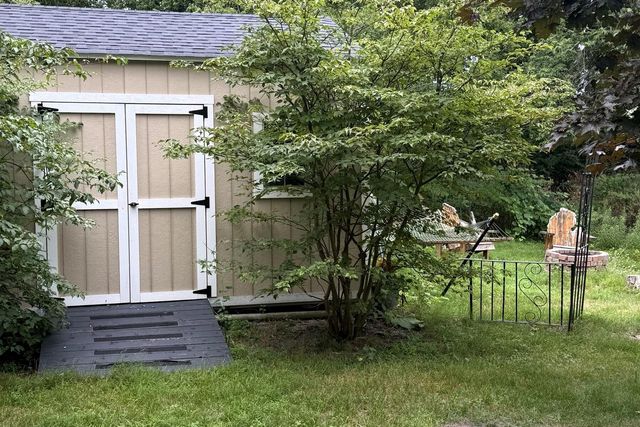 205 E Savidge Street, Spring Lake Vllg, MI 49456